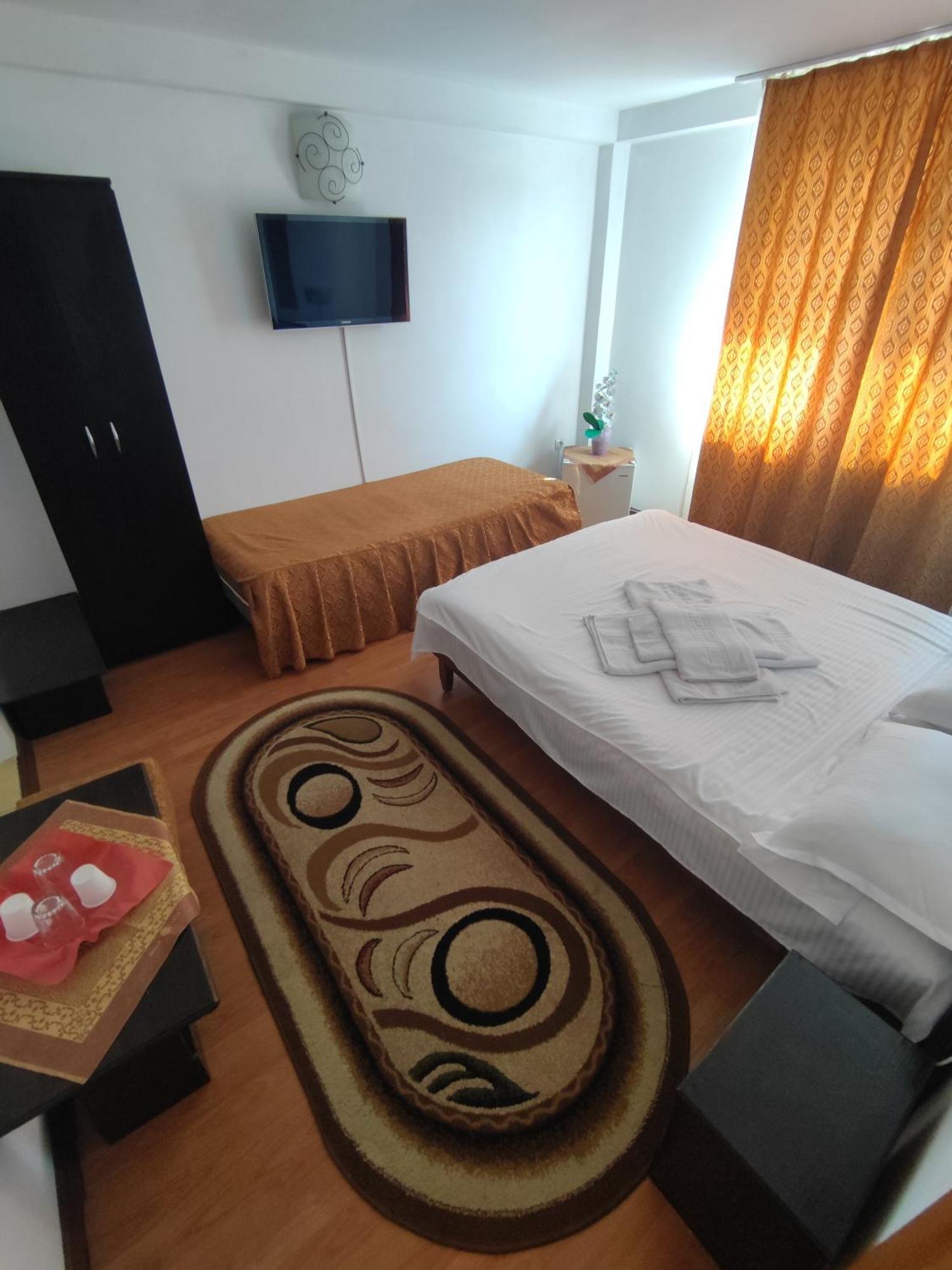 Camere De Inchiriat Edelweiss Dumbrava Roşie Exterior foto