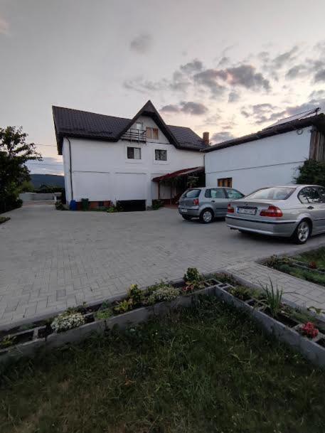 Camere De Inchiriat Edelweiss Dumbrava Roşie Exterior foto